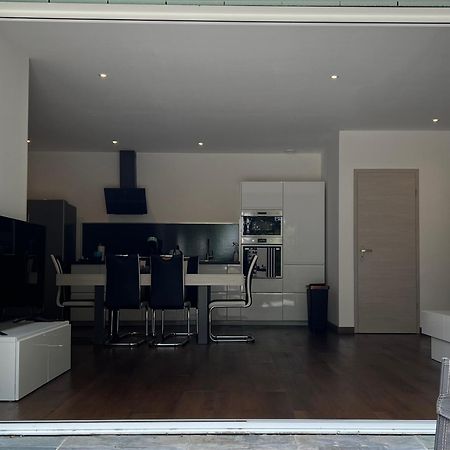Brand New Villa With Fully Intergrated Air Conditioning & Private Pool, Overlooking Forest Sardan Eksteriør bilde
